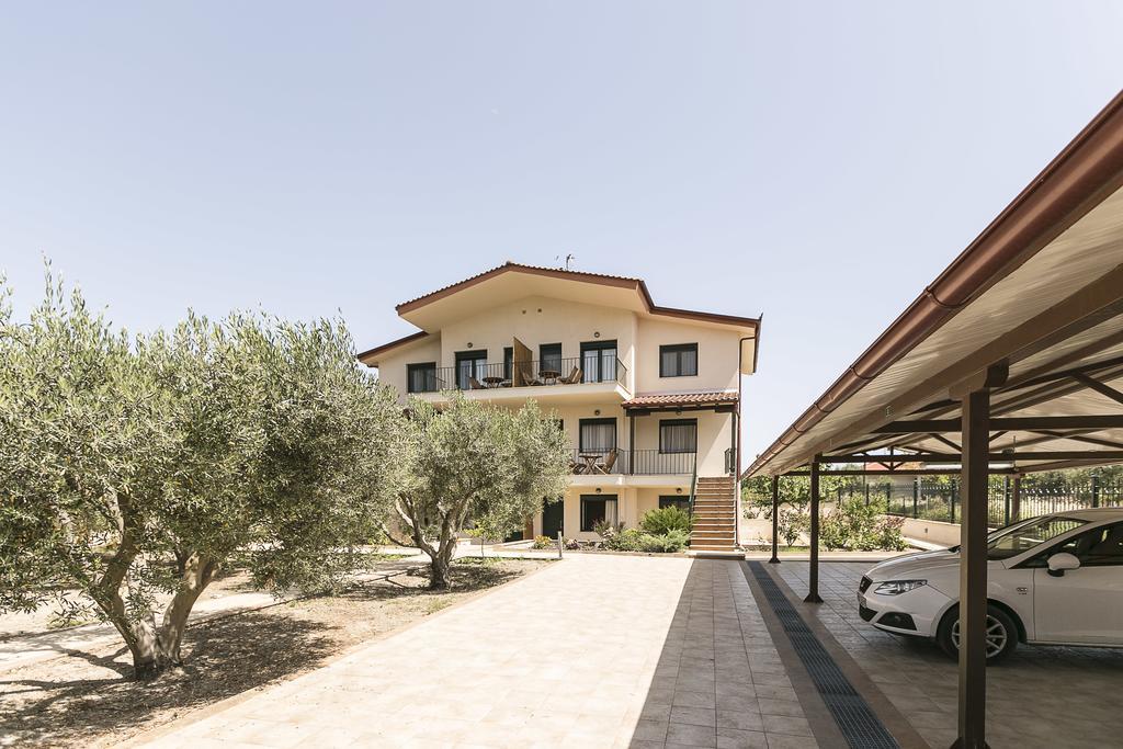 Olive Tree Apartment *