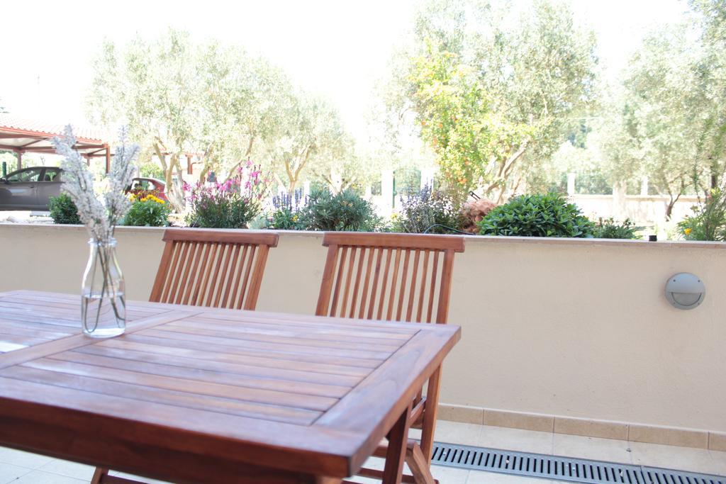 Olive Tree Apartment *